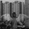 Н. улыбается