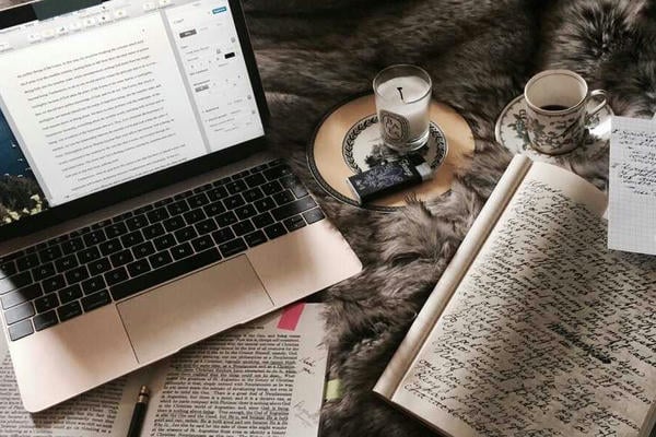 Что же из этого следует? Или диалог читателей ОЭ у книжной полки