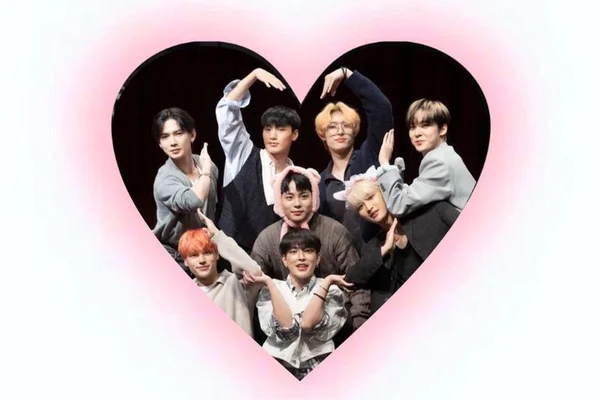 "Ateez... зарисоки."