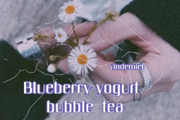 Blueberry-yogurt bubble tea