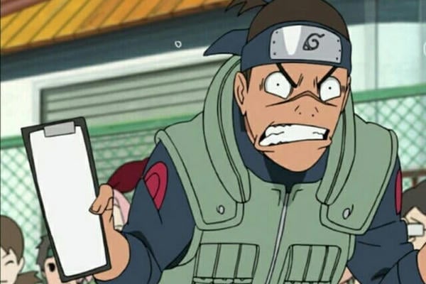 Жуынатын бөлмеде жасырын камера, әйел өз кискасын жуады